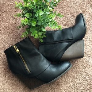 🤩Fergalicious Wedge Boots